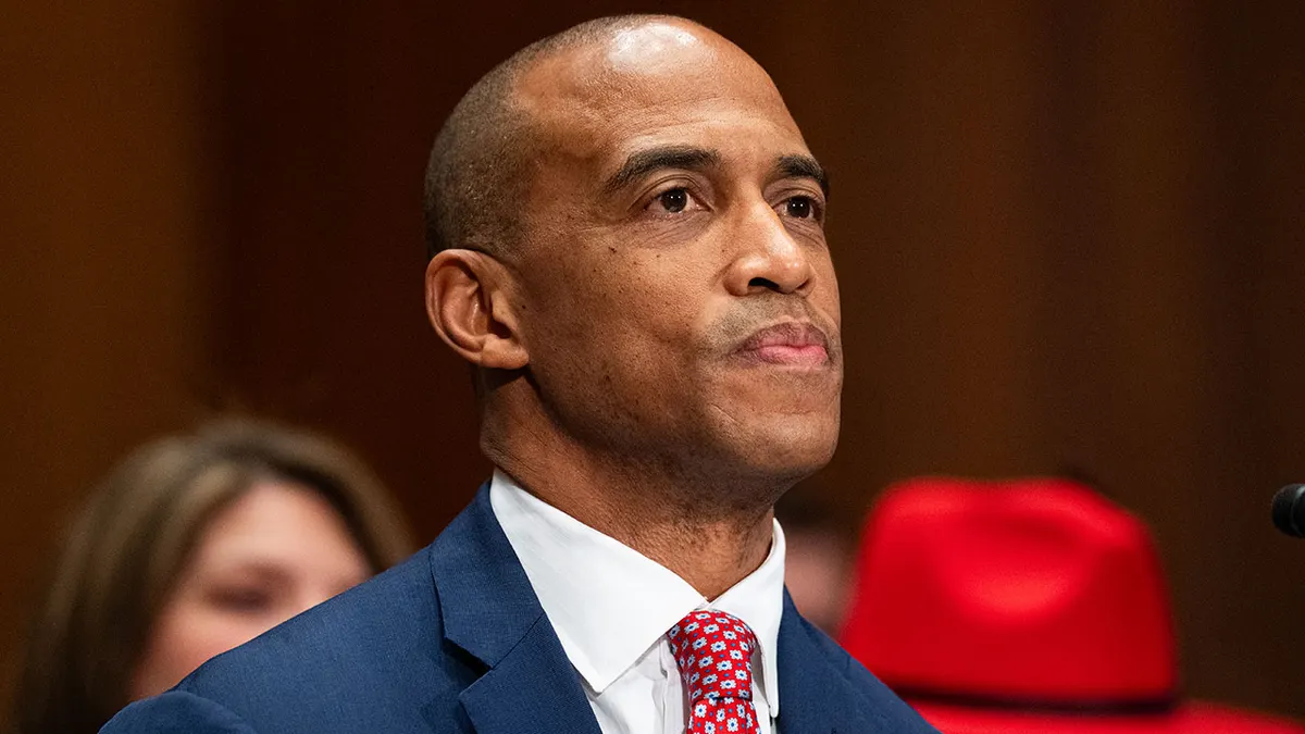 Kandidat za ministra stanovanja i urbanog razvoja Scott Turner svjedoči u Senatskom odboru za bankarstvo i urbana pitanja