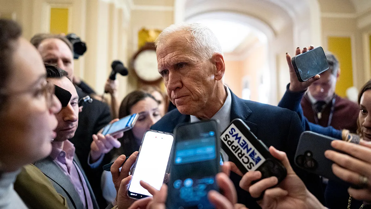 Sen. Thom Tillis u razgovoru s medijima nakon političkog ručka Senata republikanaca na američkom Kapitolu