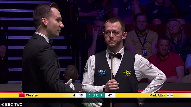 Mark Allen je ostao bijesan nakon što je vidio kako njegovo vodstvo nestaje zbog prijetnje re-rackom