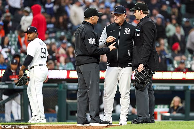 Menadžer Tigersa AJ Hinch borio se da obrani svoj bacač nakon kontroverznog incidenta