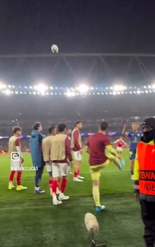 Kepa Arrizabalaga ga je zatim iščupao