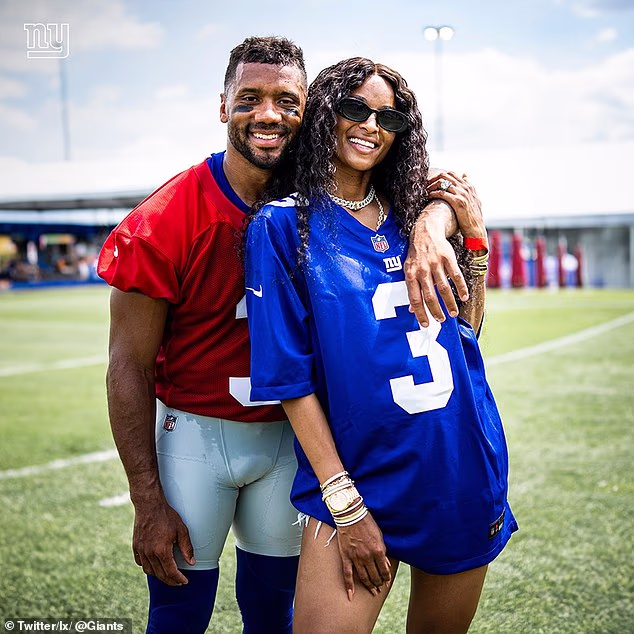 Wilson se slikao uz svoju suprugu, pjevačicu Ciaru, kada je prošle godine potpisao za Giants