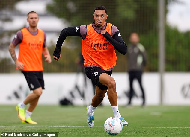 Alexander-Arnold počinje za Real Madrid, ali se nalazi na hladnom sa svojom nacionalnom momčadi