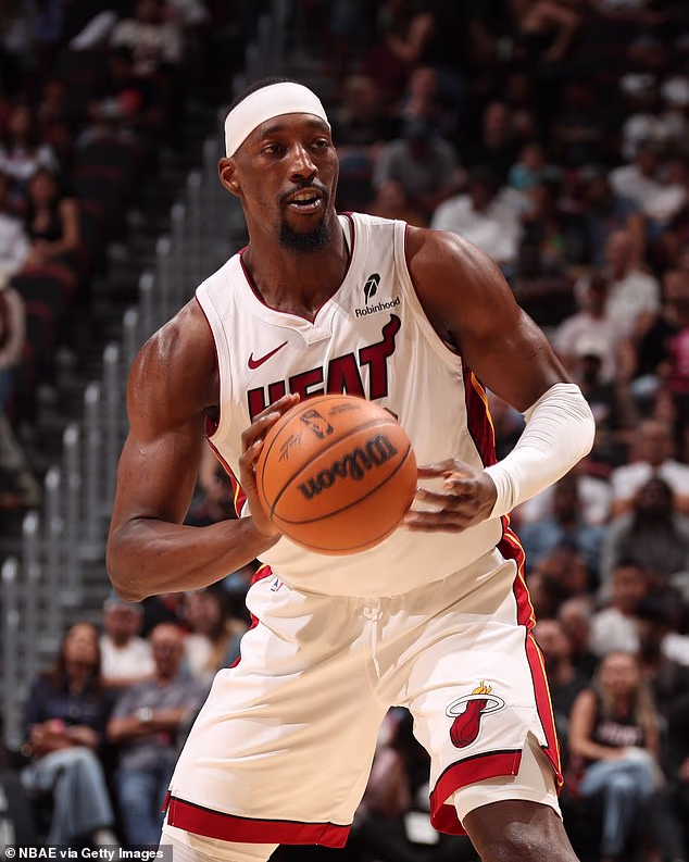 Govoreći za Herald Sun, Jesinta je otkrio da je ime odabrano dok je Buddy gledao NBA utakmicu. Rekla je da je Buddy bio prilično oduševljen nadimkom zvijezde Miami Heata Bama Adebaya (na slici)