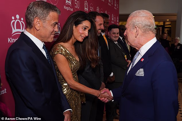 George i Amal pozdravili su kralja
