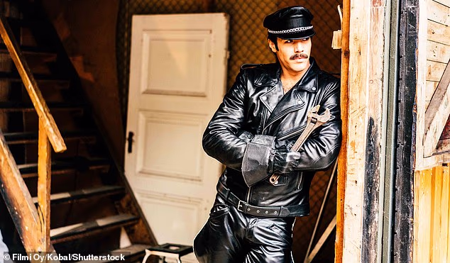 Strang se proslavio izvanrednim ulogama u seriji Mister 8 (2021), komediji Dogs Don't Wear Pants (2019) i Tom Of Finland (2017 - vidljivo u kadru)