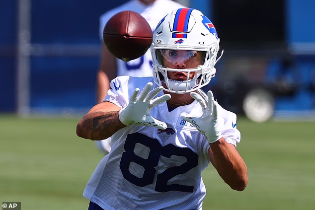 Max Tomczak, nećak bivšeg NFL QB-a Mikea Tomczaka, prisustvuje minicampu za novake Billsa