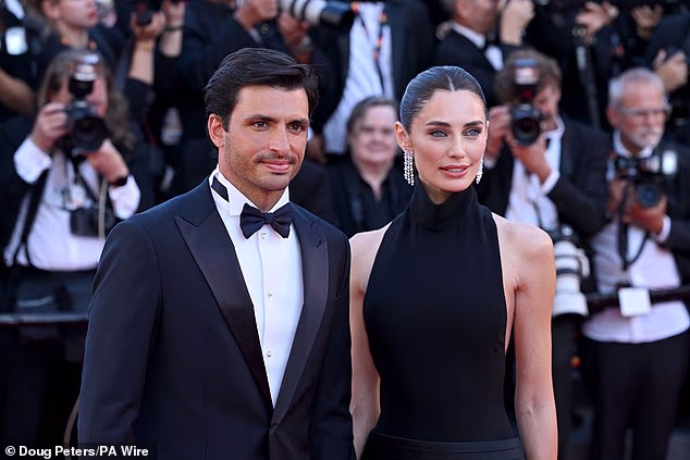 Španjolski vozač Carlos Sainz i Rebecca Donaldson
