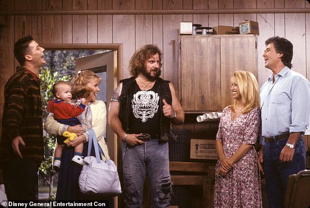 Prije nego što se pojavio u Osveti štrebera, Gibb je imao nekreditirane uloge u akcijskoj komediji Clinta Eastwooda Any Way You Can (1980.), komediji Billa Murraya Stripes (1981.) i akcijskom filmu Arnolda Schwarzeneggera Conan The Barbarian (1982.); viđeno na Korak po korak 1993