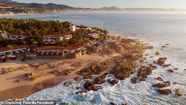 Curtis i Aniston ovo će ljeto proslaviti svoju prvu godišnjicu veze, a insajder je upravo otkrio da će je provesti u luksuznom odmaralištu One&Only Palmilla u Los Cabosu u Meksiku nakon što ona završi Jutarnji show (na slici 2023.)