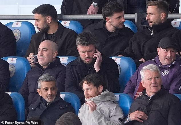 Man United je jedan klub za koji se reklamira interes za Senesija (na slici - šef Michael Carrick)