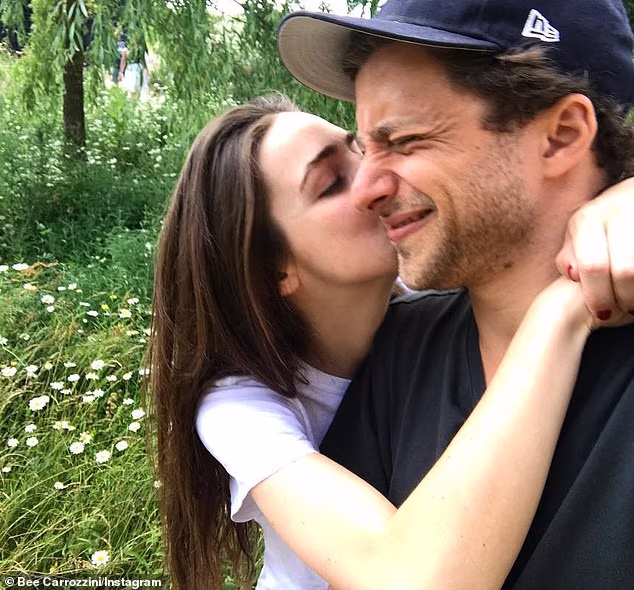 'Nakon deset prekrasnih godina zajedno, odlučili smo se rastati', rekao je bivši par u zajedničkoj izjavi, za Page Six