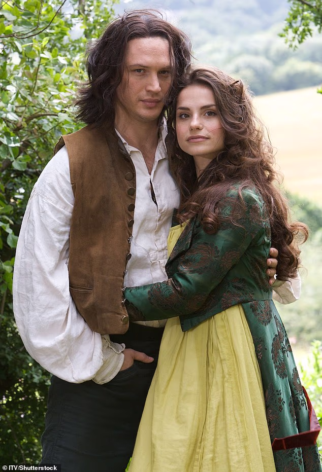 Tom i Charlotte upoznali su se na snimanju adaptacije romana Emily Bronte Orkanski visovi iz 2009., u kojoj je on glumio Heathcliffa, a ona Cathy