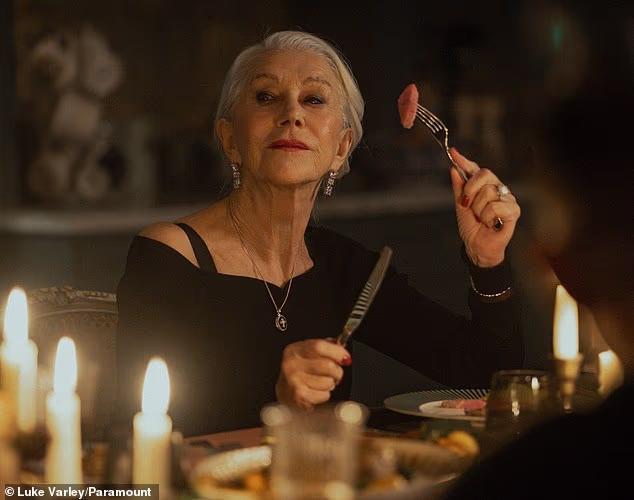 Mail on Sunday otkrio je prošle godine da su odnosi između Dame Helen i gospodina Hardyja postali ¿izuzetno zategnuti¿ dok je snimana druga serija MobLand