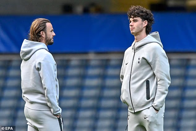 Nažalost, za one koji izlaze iz akademije, Gray i Lucas Bergvall (obojica 20) i Mathys Tel i Odobert (obojica 21) klasificiraju se kao mladi igrači u razvoju