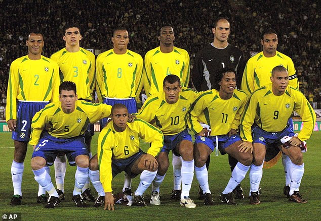 Bent je uključio četvoricu brazilskih pobjednika Svjetskog kupa 2002. u timu