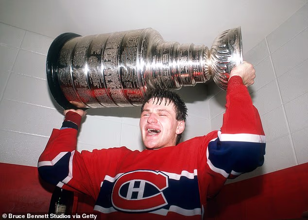Lemieux je osvojio Stanley Cup 1986. s Canadiensima kao rookie - njegov prvi od četiri naslova
