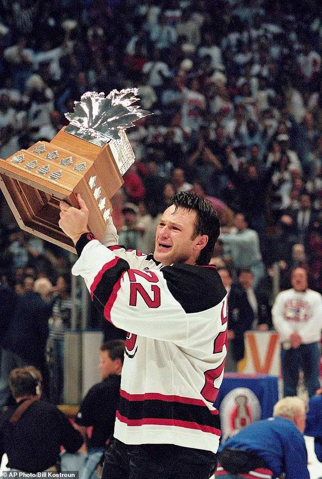 Lemieux je osvojio Conn Smythe u toj vožnji 1995. prije nego što je razmijenjen u Avalanche