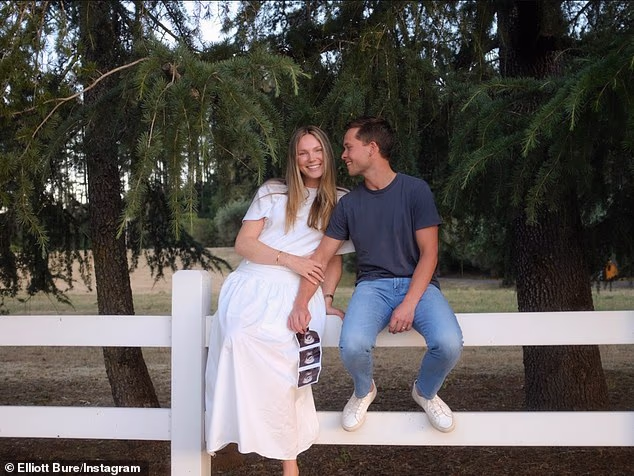 26-godišnji Lev i njegova supruga Elliott Dunham Bure u četvrtak su objavili da su trudni s prvim djetetom uz Instagram slideshow s natpisom: 'Beba Bure stiže uskoro!'