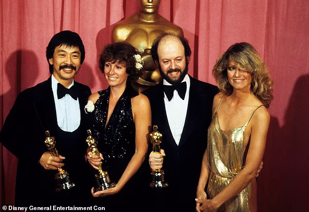 Marcia je nagrađena Oscarom za montažu originalnih Ratova zvijezda; (L–R) Richard Chew, Lucas, Paul Hirsch i Farrah Fawcett snimljeni 1978.