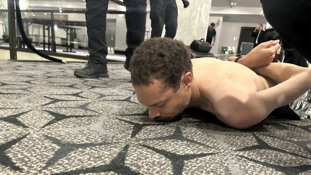 Osoblje za provođenje zakona privodi Colea Tomasa Allena u Washingtonu, DC