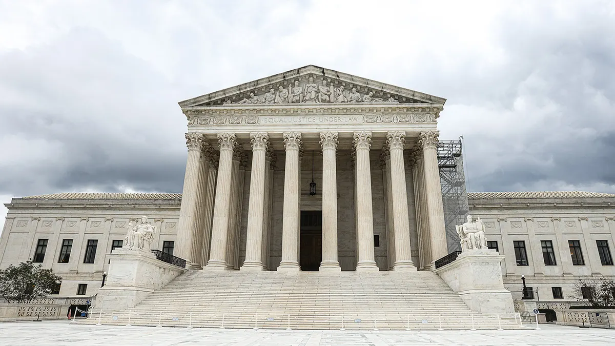 Pročelje zgrade Vrhovnog suda SAD-a u Washingtonu, DC