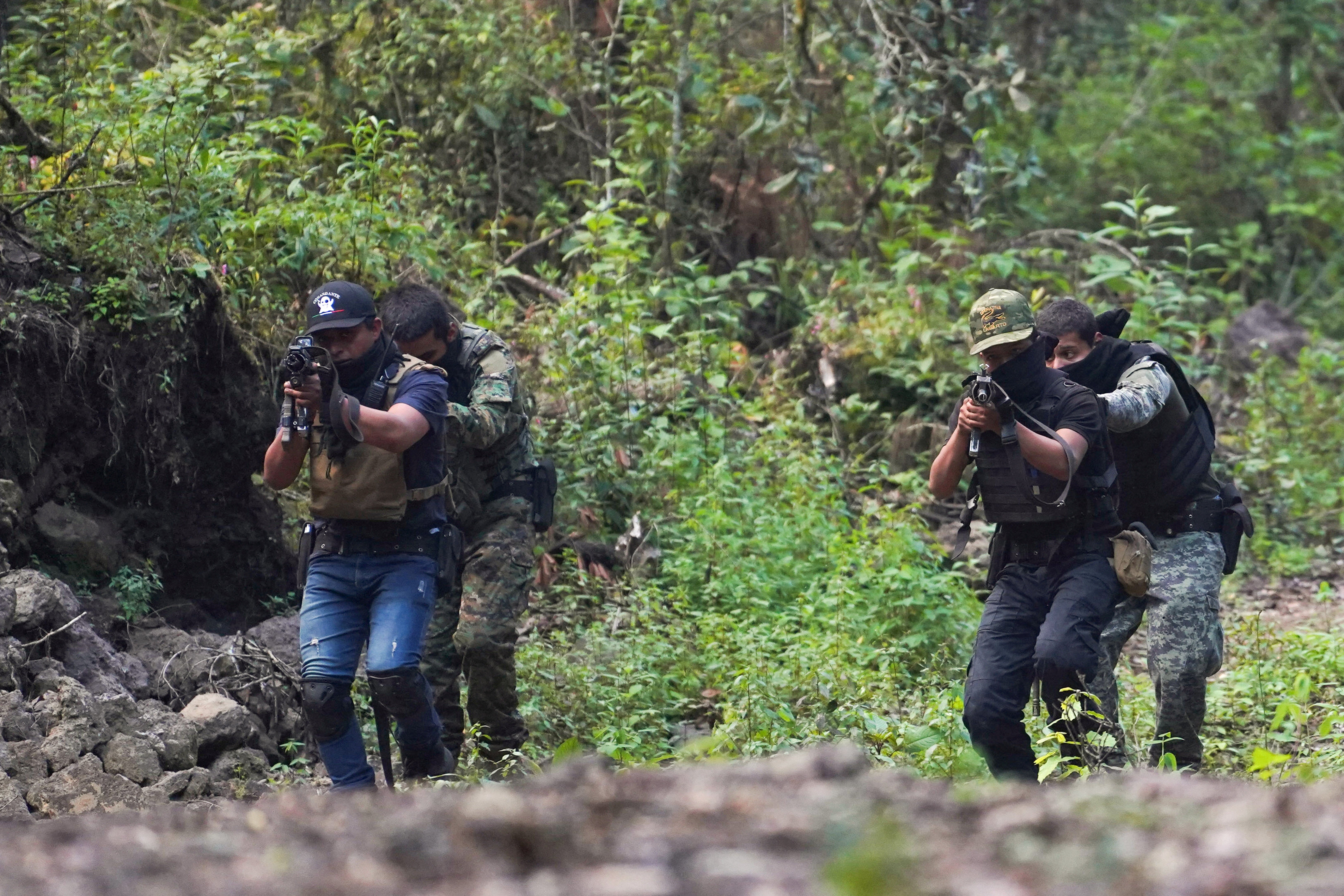 Članovi kartela nove generacije Jalisco (CJNG), predvođeni Nemesiom Oseguerom, poznatim kao 