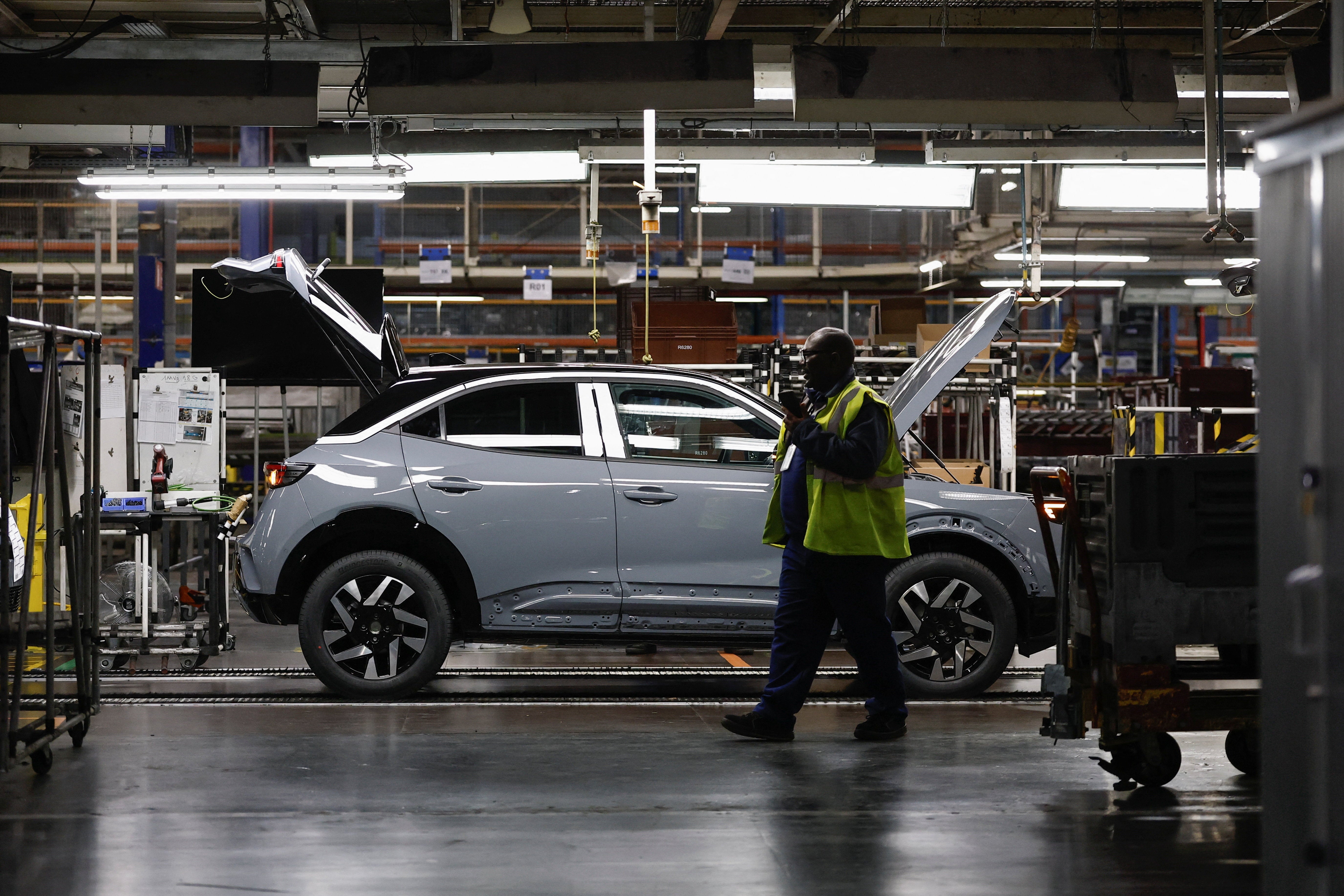 Stellantis je tvrdio da Europa, gdje su pravila o sigurnosti i emisijama znatno povećala cijenu novih automobila, treba novu generaciju smanjenih, isplativih malih vozila, u stilu japanskih kei automobila