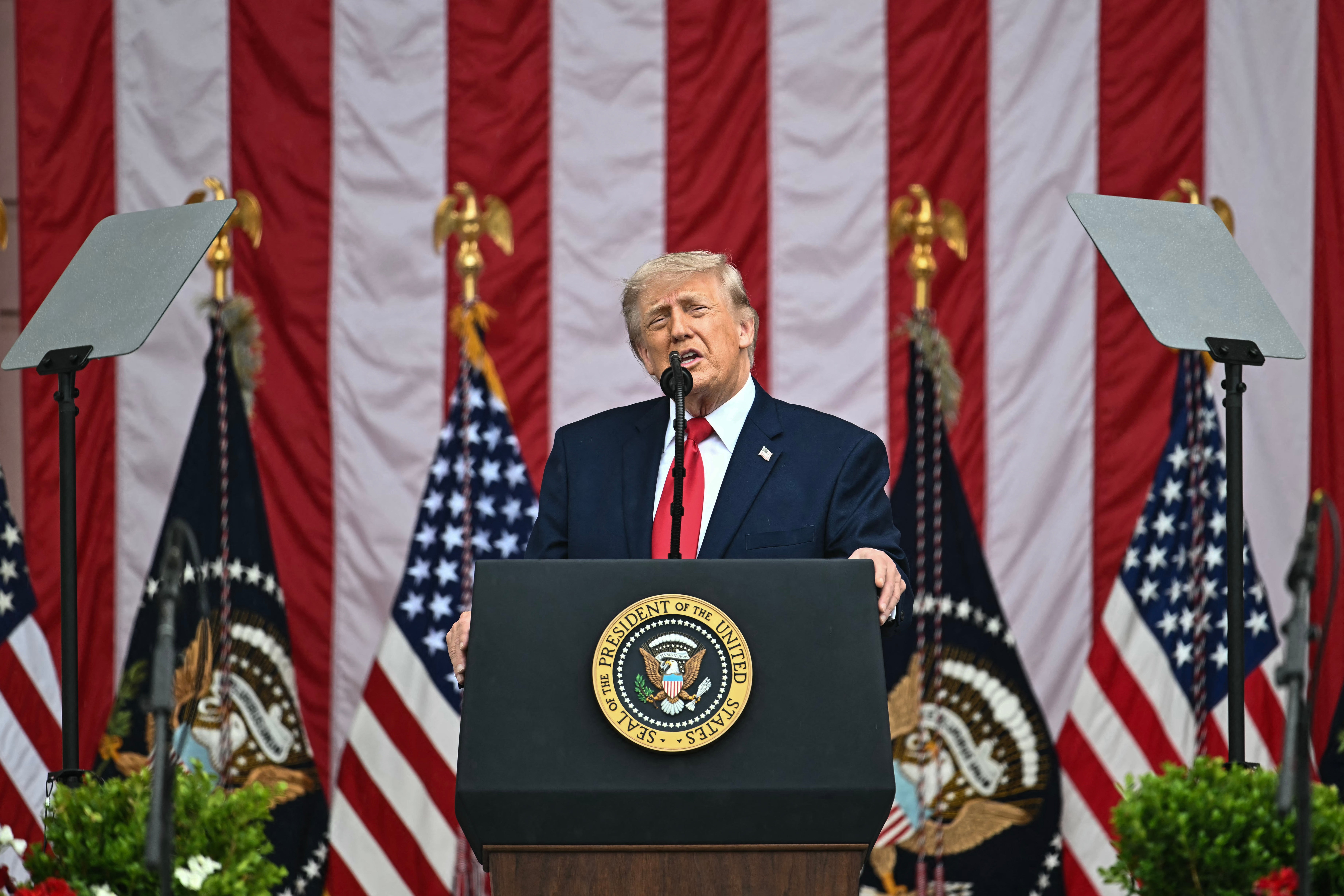 Predsjednik Trump rekao je da razmišlja o održavanju 'velikog govora' na jednom od koncertnih događaja nakon što je nekoliko glazbenika odustalo