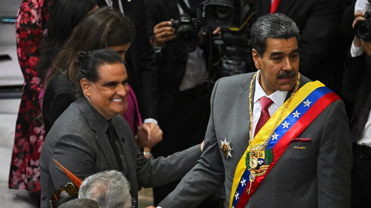 maduro se rukuje sa saabom