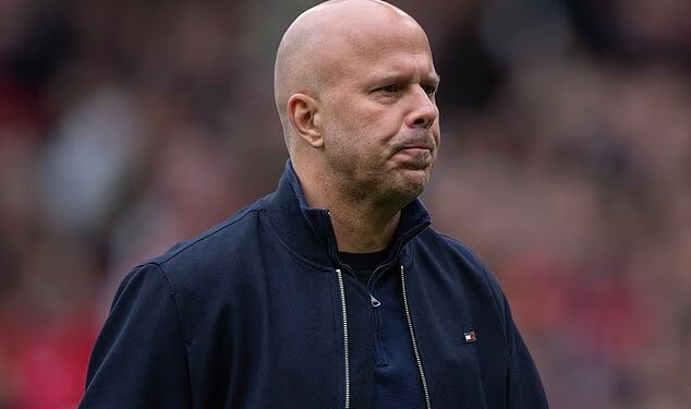 Arne Slot NAPUŠTA Liverpool odmah nakon pregleda sezone – s Andonijem Iraolom koji se natječe da preuzme vodstvo Anfielda