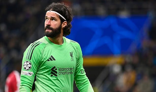 Arne Slot izdaje novosti o Mohamedu Salahu i Alissonu uoči Liverpoolovog obračuna s Man Unitedom: PREMIER LIGA UŽIVO