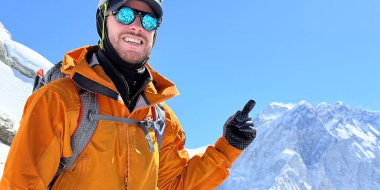 Australskom penjaču treba više od dva mjeseca da se popne na Mount Everest. Još uvijek bi mogao biti brzinski rekord