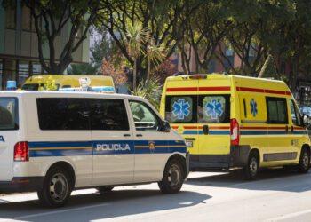 Autobus s učenicima sletio s ceste kod Obrovca, ozlijeđene tri osobe