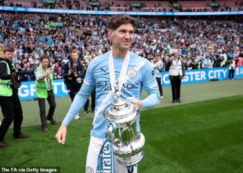 Bayern München razmišlja o šokantnom napadu za Johna Stonesa – u ljetnom potezu koji bi odlazeću zvijezdu Man Cityja povezao sa starim suigračem Vincentom Kompanyjem i Harryjem Kaneom