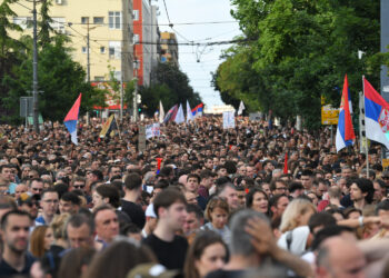 Hrvat primijetio nešto čudno na prosvjedu u Beogradu: ‘Jeste vidjeli te simbole’