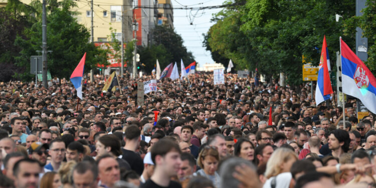 Hrvat primijetio nešto čudno na prosvjedu u Beogradu: ‘Jeste vidjeli te simbole’