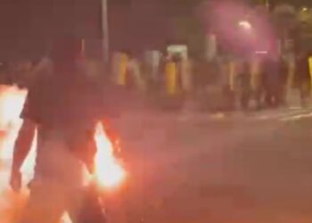 Beogradom odjekuju eksplozije: Žestoki sukobi studenata i policije