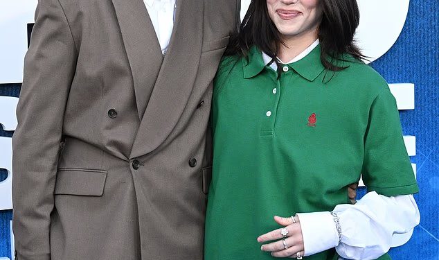 Billie Eilish debitira na crvenom tepihu s dečkom Natom Wolffom nakon što su bili u vezi godinu dana