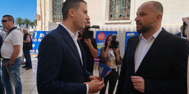 Bliski susret HDZ-ovca i SDP-ovca na dnu Marmontove