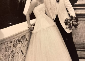 Brooke Shields, 60, slavi 25 godina braka… nakon romanse s Johnom Kennedyjem Jr. i Deanom Cainom