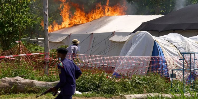 Centar za ebolu u Kongu zapaljen nakon sukoba oko izvlačenja tijela žrtve