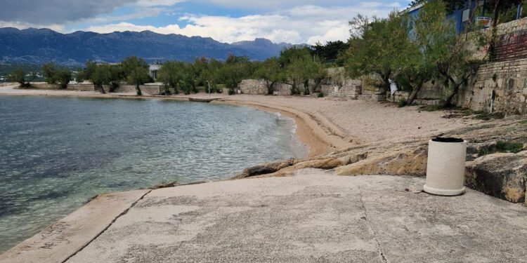 DEVASTACIJA ILI DEZINFORMACIJA? Nakon teksta o uništavanju prirodne plaže načelnik šalje nove fotografije: "Evo vam stanje od danas"