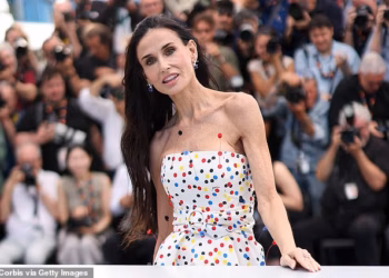 Demi Moore, 63, izaziva zabrinutost svojom postavom tanjom nego ikad u Cannesu… usred glasina o Ozempicu