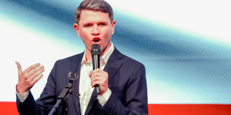 Demokratski kandidat za Senat Texasa James Talarico prodaje majice ‘Talafreako’