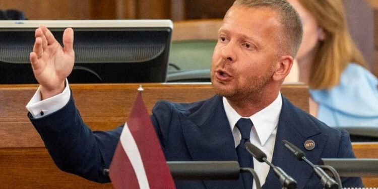 Država EU oduzela mandat lokalnom zastupniku koji je procesuiran jer govori ruski — RT Rusija i bivši Sovjetski Savez