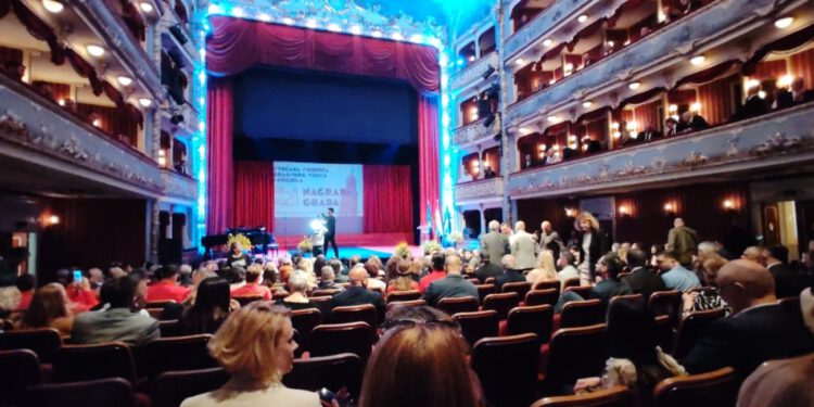 FOTO Premijer Plenković u Splitu uoči svečane sjednice: U HNK-u sastanak s predstavnicima Grada i Županije