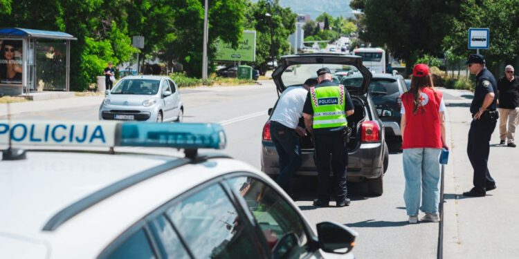 FOTOGALERIJA “5 do 12” u Splitu: Policija zaustavila 20 vozila, nijedno nije imalo ispravan komplet prve pomoći