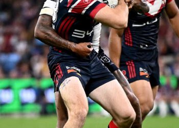 Footy zvijezda otkriva kako se vratio NRL-u desetljeća nakon što je molio liječnike da ga stave u komu zbog boli užasnog zdravstvenog stanja