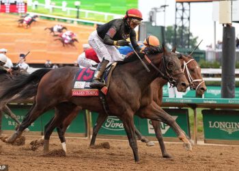 Golden Tempo osvaja 152. Kentucky Derby u uzbudljivoj završnici jer Cherie DeVaux postaje prva trenerica koja je pobijedila u legendarnoj utrci